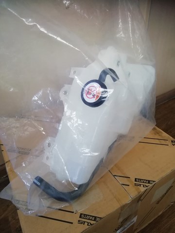 1647051023 Toyota Розширювальний бачок охолодження