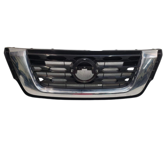 Решітка радіатора 623109PF1A Nissan/Infiniti