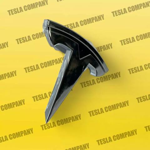 104788400D Tesla Емблема решітки радіатора