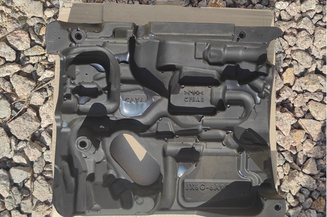 Кришка двигуна декоративна Ford JX6Z6A949B ціна, від 57.00 USD