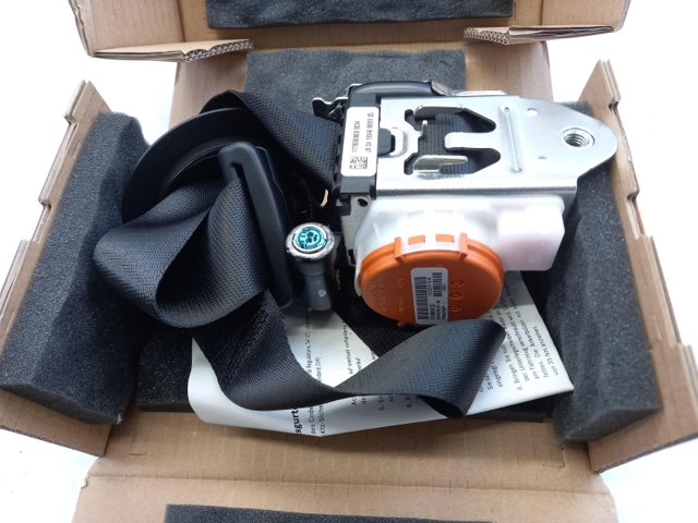 Пасок безпеки передній правий Mercedes A1778600800 ціна, від 98.29 USD