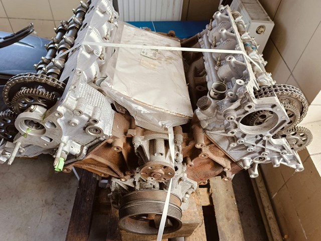Двигун у зборі Land Rover LR035101