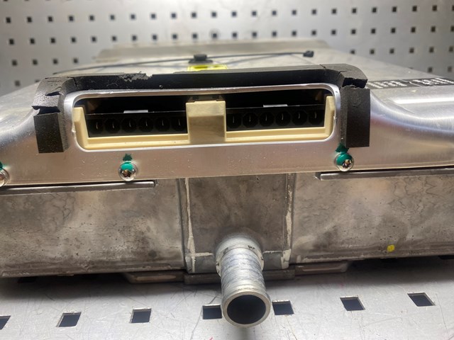  101496300L Tesla