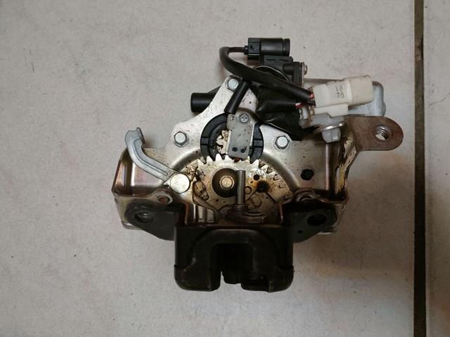 Замок дверей багажника Subaru 63032SJ100 ціна, від 63.33 USD