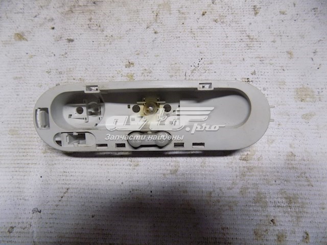 Плафон освітлення салона/кабіни, задній 8200074362 Nissan/Infiniti
