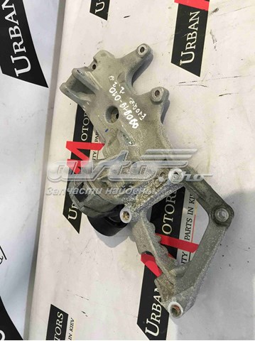 Купити LR028857 Land Rover 