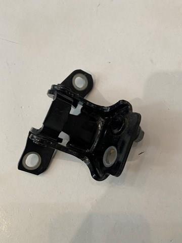 Петля задніх дверей, правих Mazda KD5372210A ціна, від 4.27 USD