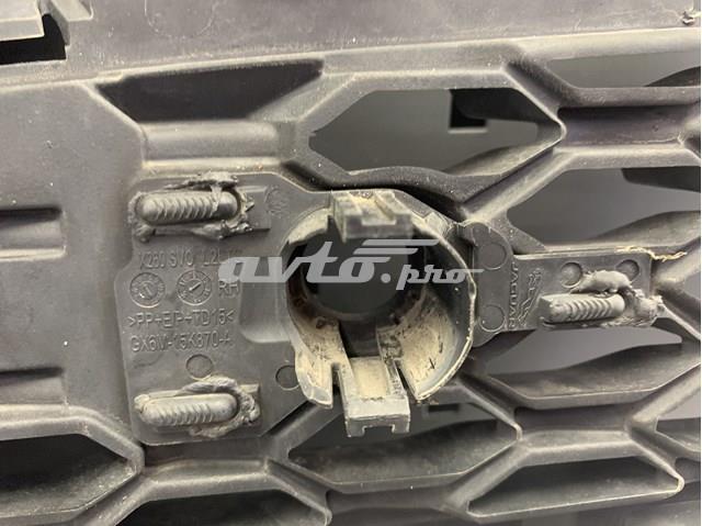 Решітка переднього бампера, права T2H13653 Jaguar