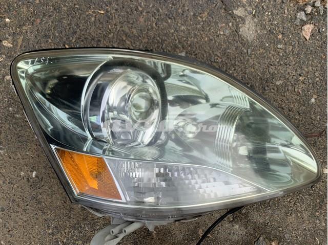 Фара правая Toyota 8113050251 ціна, від 253.95 USD