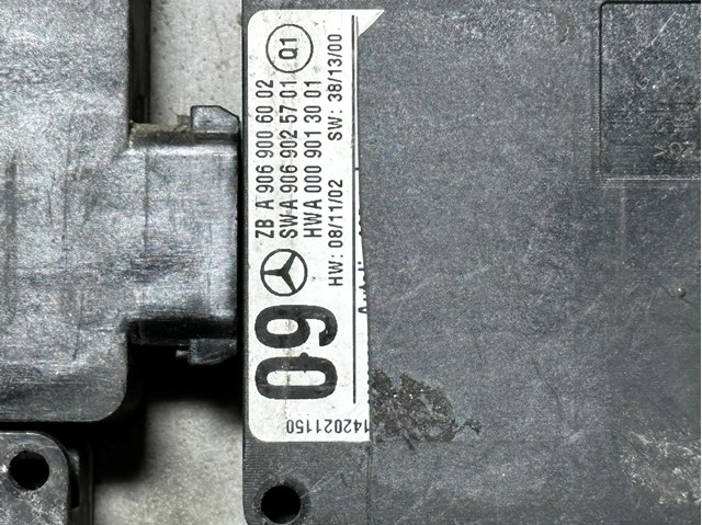 Купити A9069006002 Mercedes Датчик контролю мертвої зони, задній