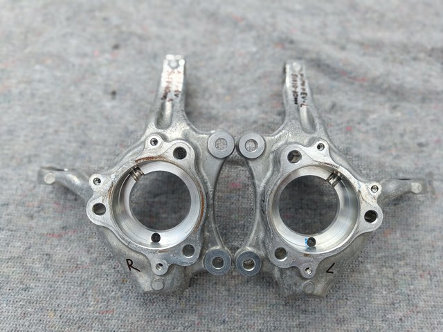 Купити 51710AO000 Hyundai/Kia Цапфа поворотного кулака