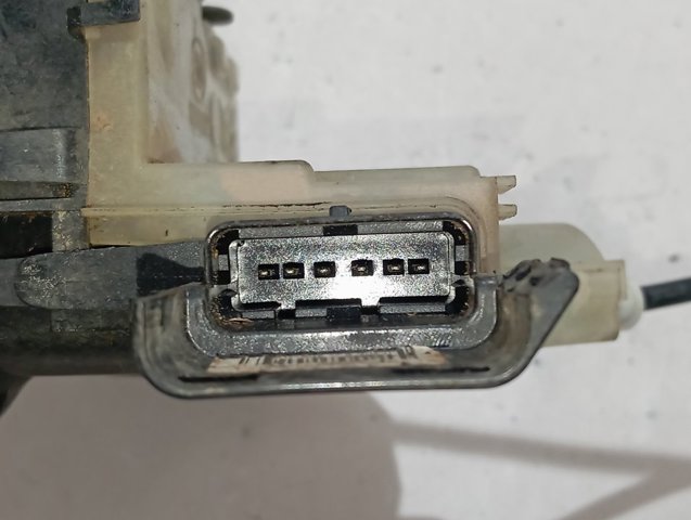 Замок передніх пасажирських дверей Peugeot/Citroen 9812398080 ціна, від 90.29 USD