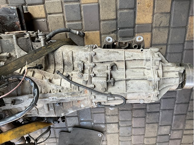 Корпус коробки передач VAG 0B5301103L