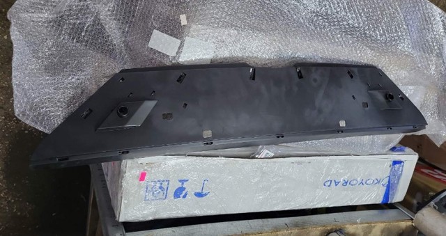 5311233510 Toyota Кронштейн решітки радіатора