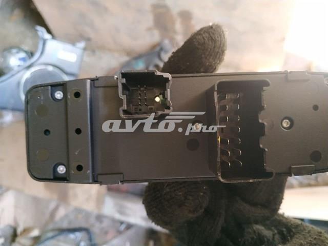  04602782AA Chrysler