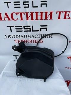 Купити 149040000C Tesla Бачок омивайки