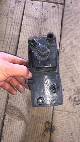 D2B19E857A Ford 