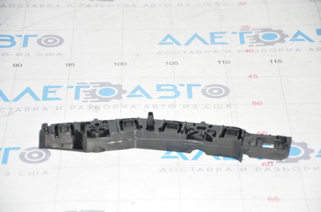 Направляюча переднього бампера, права FPS FP3813932 ціна, від 7.04 USD