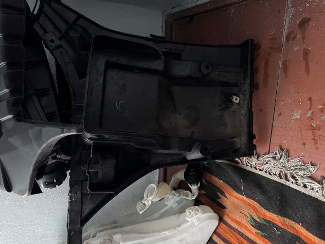 Кронштейн бампера заднього, правий 51128050386 BMW