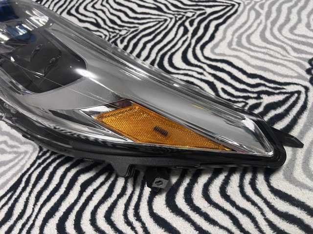 Фари Toyota 8115007121 ціна, від 289.84 USD