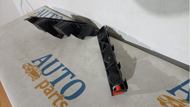 13179904 General Motors Напрямна заднього бампера, права