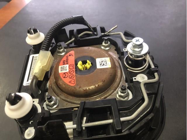 Подушка Айрбег водія Mazda KB7W57K00A02 ціна, від 736.66 USD