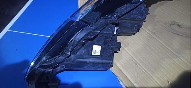 Фара права 8111033G00 Toyota