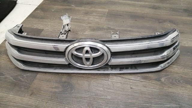 Решітка радіатора 531000KB20 Toyota