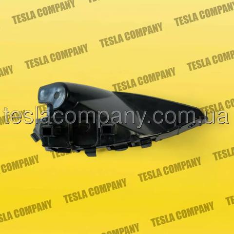 109549500A Tesla Кронштейн бампера переднього, зовнішній лівий