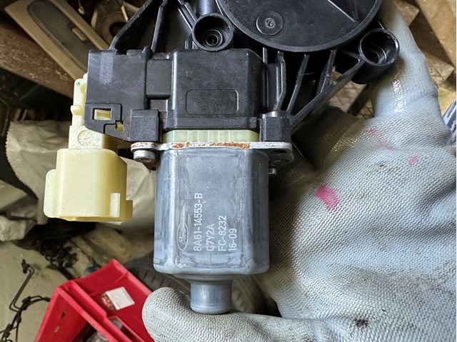  8A6114553B Ford
