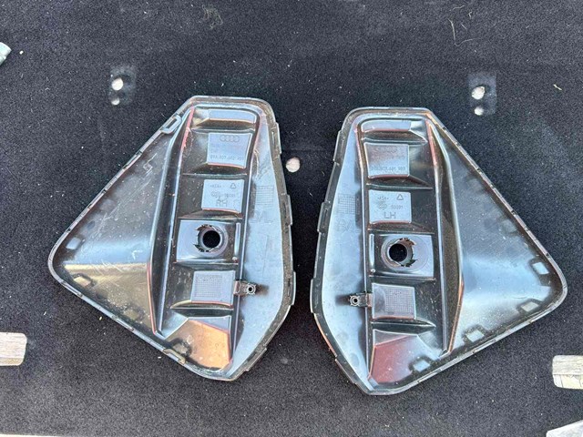  VAG 89A8076829B9 ціна, від 46.77 USD