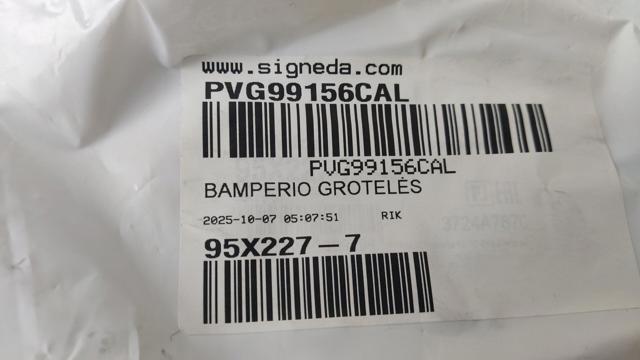 Решітка переднього бампера, ліва верхня PVG99156CAL Signeda