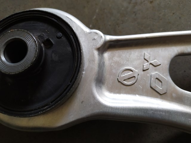 Купити 545006RR0B Nissan/Infiniti Важіль передньої підвіски нижній, правий