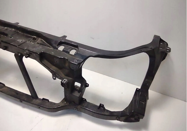 Рамка радіатора LR080296 Land Rover