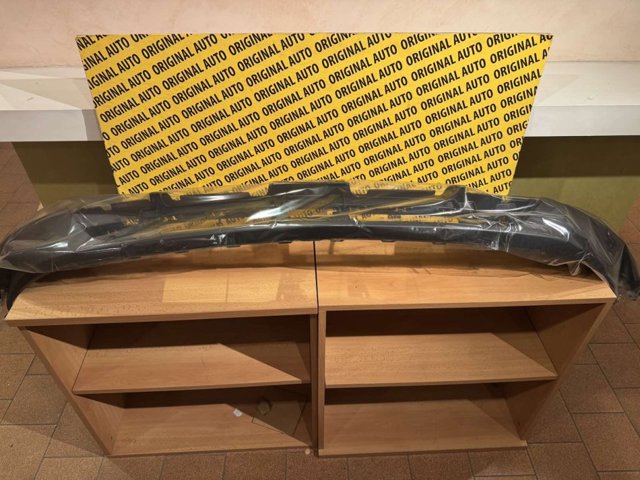 Накладка бампера переднього VA4050032 Mazda