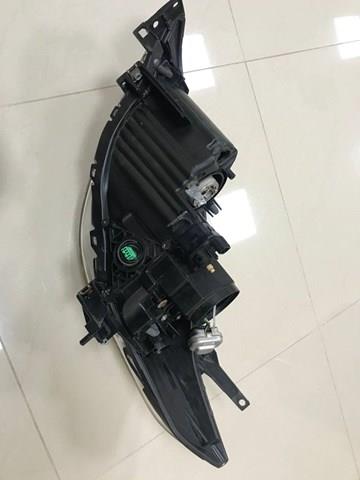 Фара правая Mazda CD9351031B ціна, від 1000.38 USD