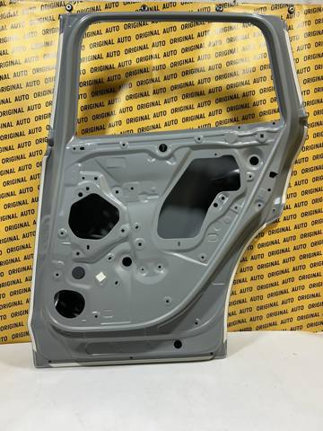 VAY07202XB Mazda Двері пасажирські задні праві