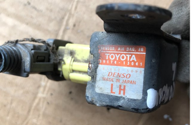 Датчик AIRBAG передній Toyota 8917413041