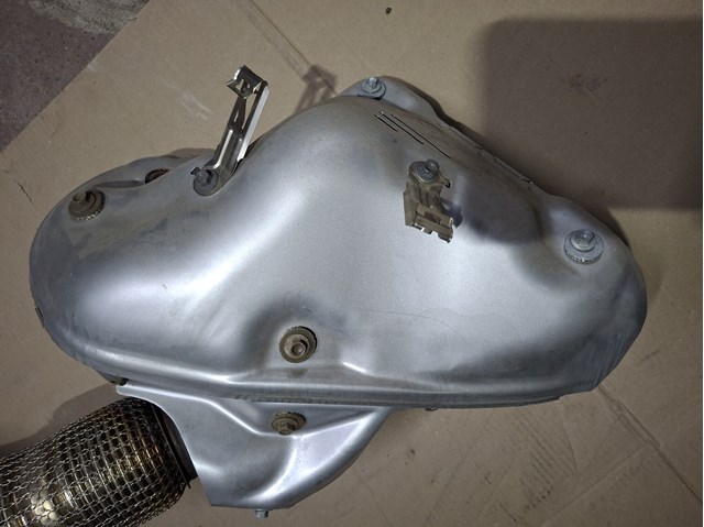 PY9713390 Mazda Кришка випускного колектора