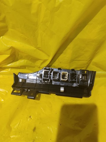  Hyundai/Kia 933104Y000 ціна, від 26.60 USD