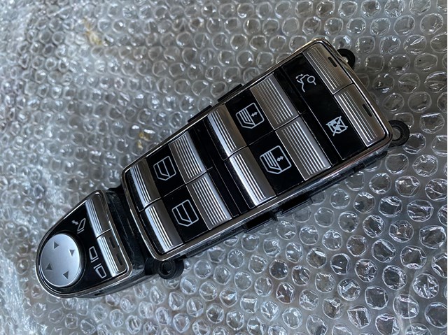  Mercedes A2218213951 ціна, від 12.71 USD