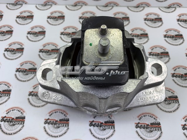 Подушка (опора) двигуна, ліва LR094228 Land Rover