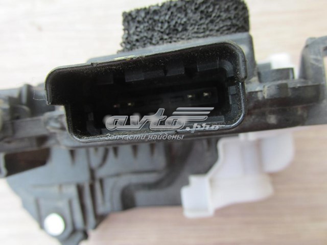 814101M020 Hyundai/Kia Замок задніх дверей, лівих