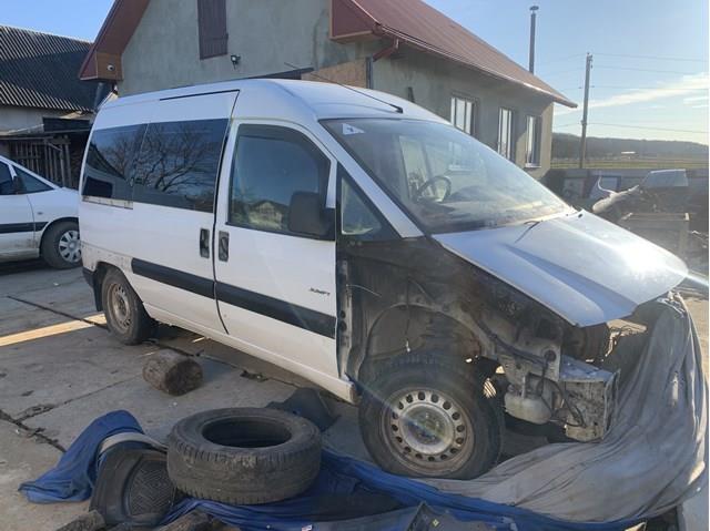  Двері передні, праві Peugeot Expert 