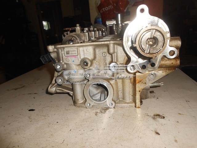 Купити PE0110100B Mazda Головка блоку