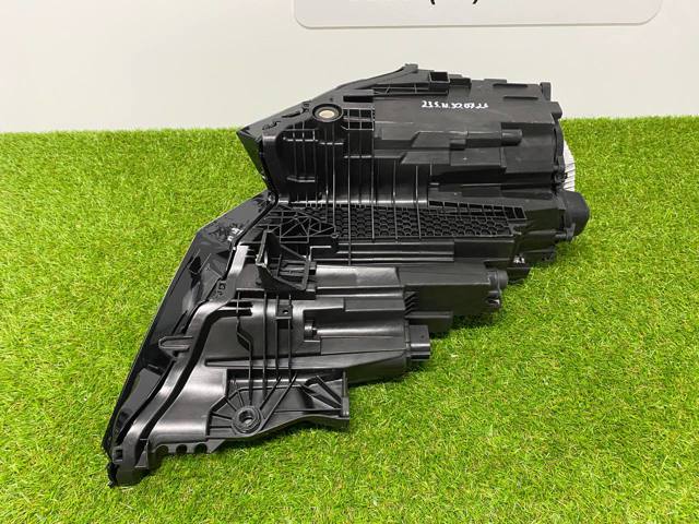  VAG 4M8941033 ціна, від 888.83 USD