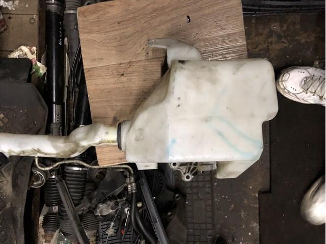 Бачок омивача лобового скла General Motors 9186040 ціна, від 60.88 USD