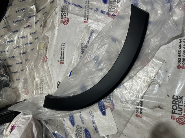 Молдинг арки крила переднього, правий Ford KK31V278L00AA5YZ9 ціна, від 42.90 USD