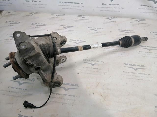 LR079583 Land Rover Кулак поворотний правий