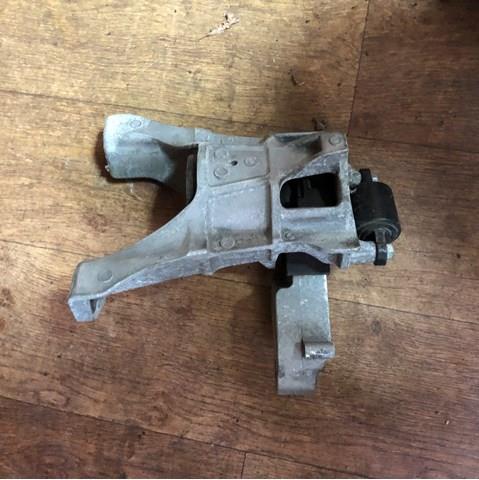 Права подушка двигуна Honda 50820TXMA03 ціна, від 177.17 USD